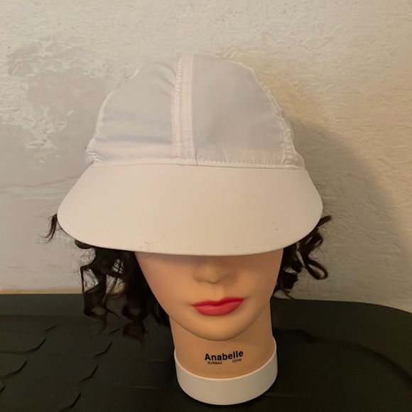 Lululemon - Picture 1 of 5